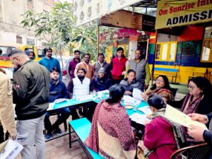 इंदिरापुरम मंडल के प्रवासी मनोज यादव ने किया बूथों का निरीक्षण